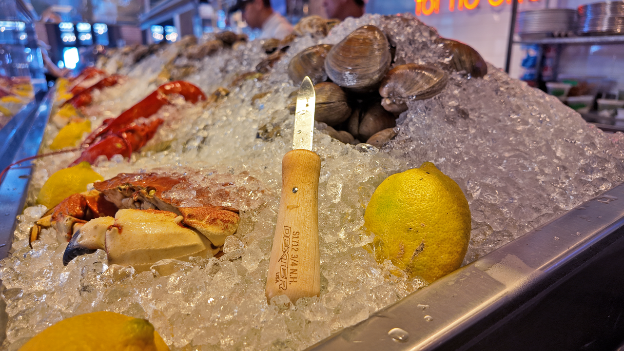S1712 3/4NH 2 3/8 inch Traditional® New Haven pattern Oyster knife