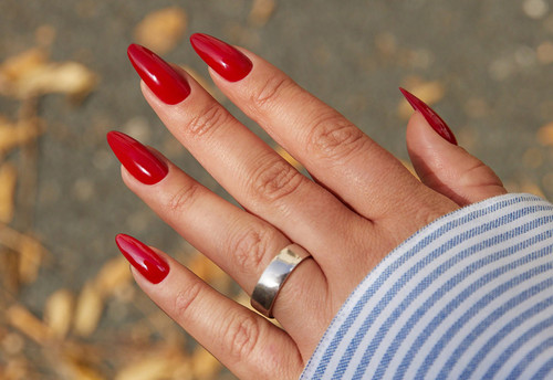 2025 Fall Nail Trends: Croc Nails, Ombré, Coffee, & Minimalist Nails