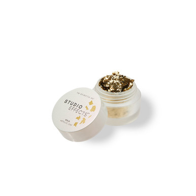 la.leia_nail　金箔 Gold Metallic Leaf Foil for Nails | The GelBottle | The GelBottle Inc™