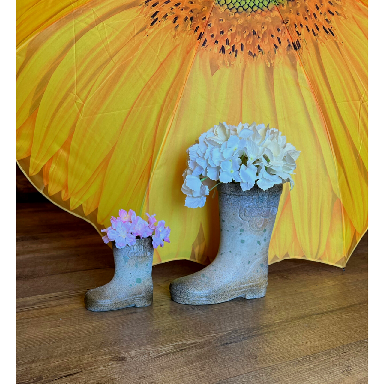 K and K Interiors Resin Boot Planter