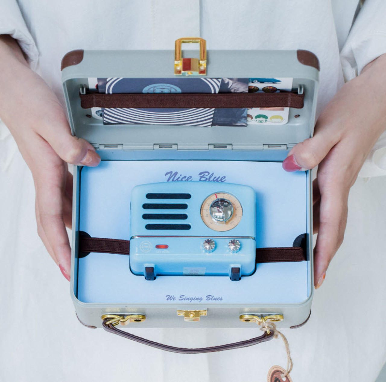 Vintage Bluetooth/FM Radio Speaker - Blue