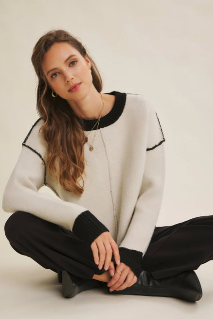 Soft Sweater Knit w Round Neck & Contrast - Blk/Cream