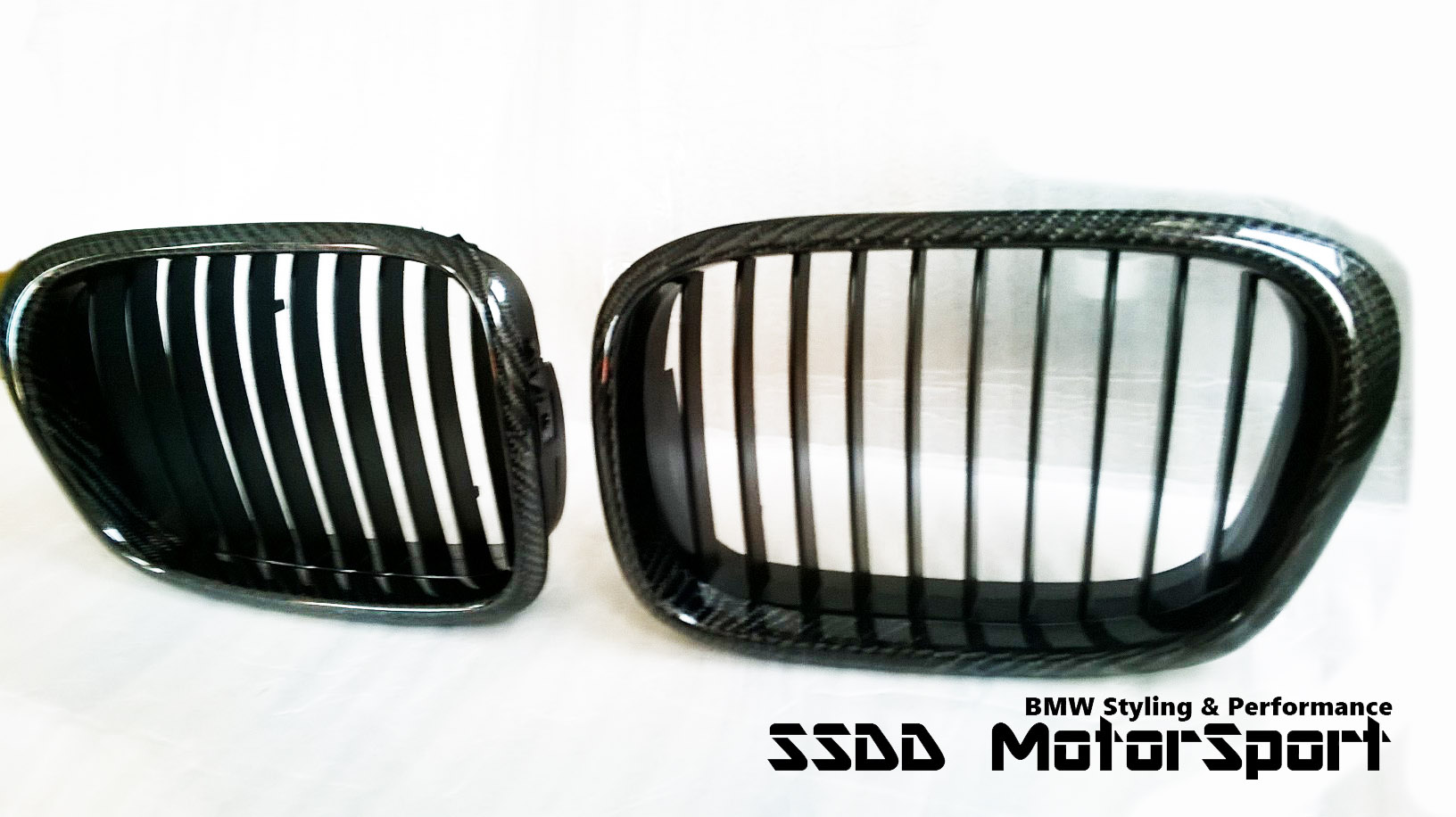 bmw-e39-carbon-fibre-kidney-grilles.jpg