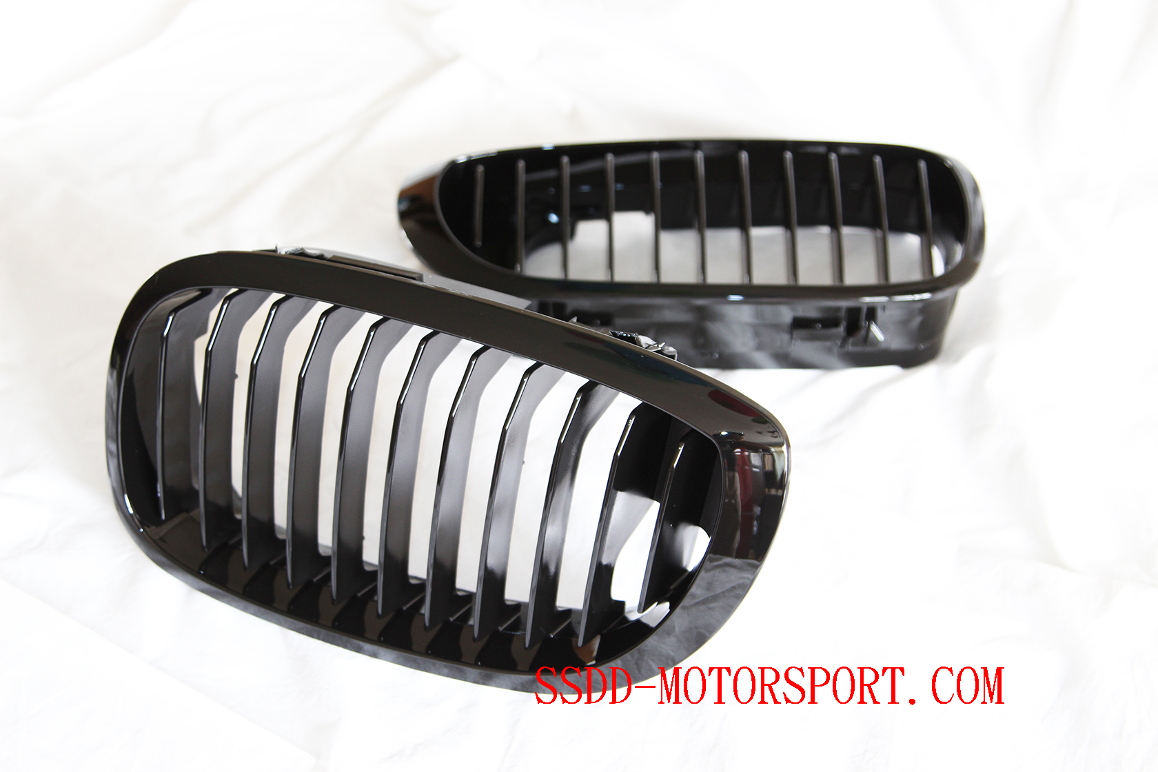 BMW E46 Facelift 2 Door Gloss Black Kidney Grilles Non M3