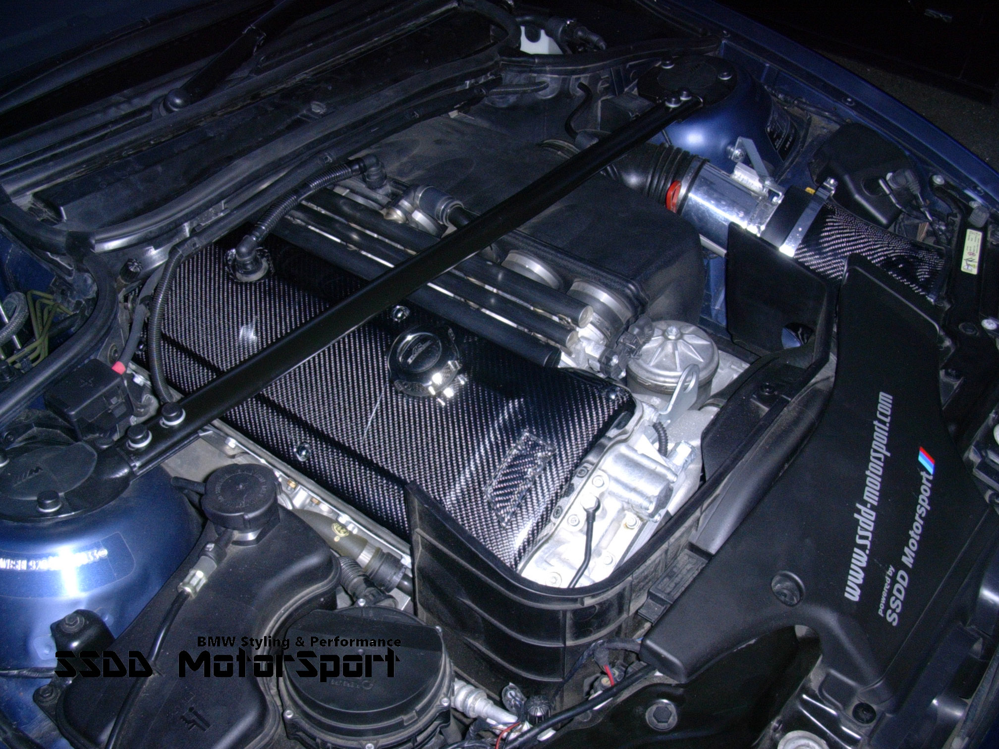 bmw-e46-m3-carbon-fibre-engine-rocker-cover-3.jpg