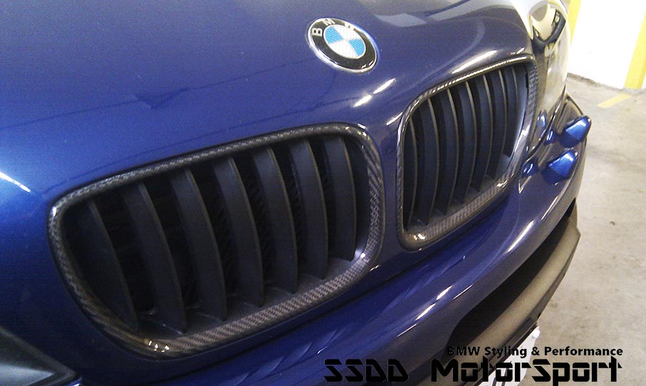 bmw-e53-x5-facelift-carbon-kidney-grilles.jpg