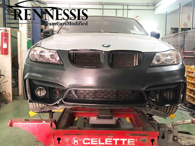 bmw-e90-e91-lci-m4-look-bumper-with-splitter-fitted.jpg