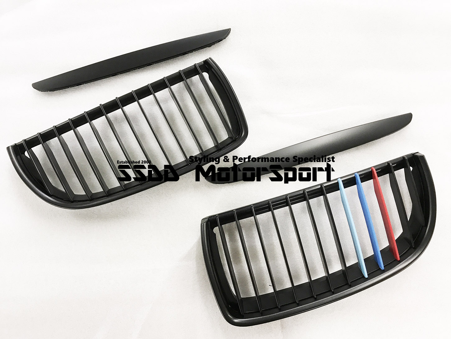 bmw-e90-e91-pre-lci-gloss-black-kidney-grilles-with-m-colours.jpg