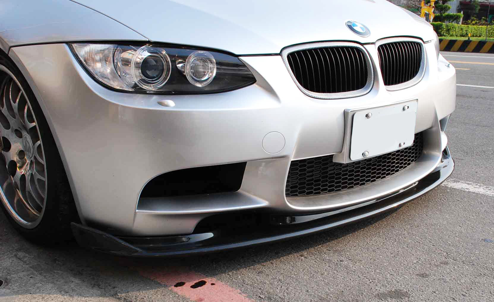 bmw-e90-e92-e93-m3-haman-caron-front-splitter.jpg