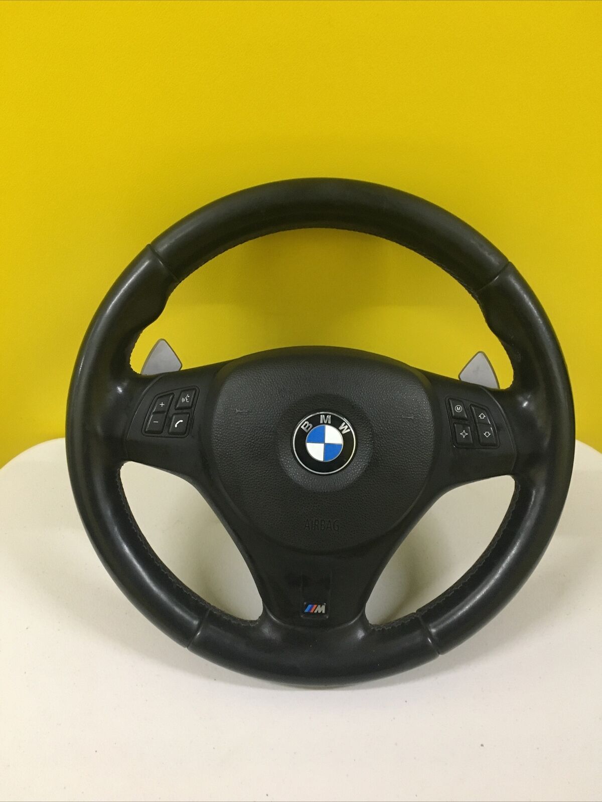 bmw-e90-e92-e93-m3-m-dct-steering-wheel.jpg