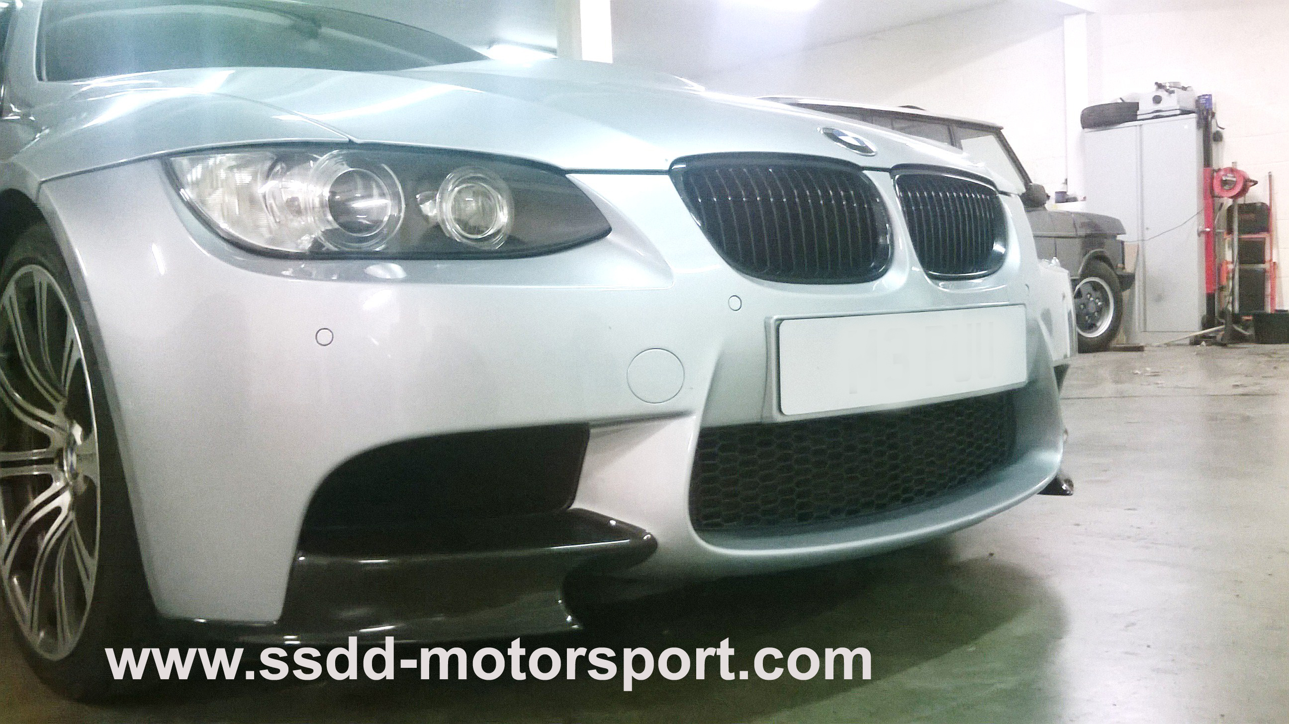 bmw-e90-e92-e93-m3-performance-carbon-corners.jpg