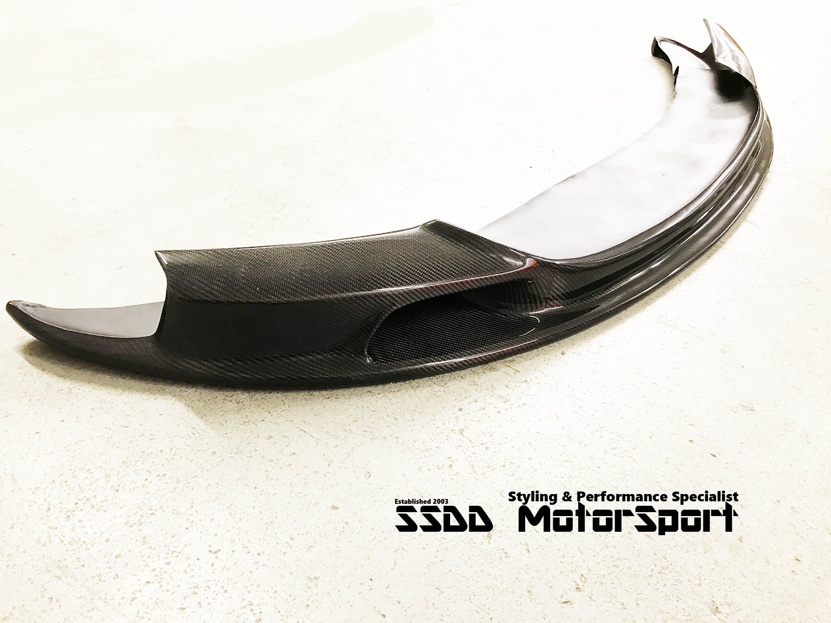 bmw-e90-e92-e93-m3-vrs-2-carbon-fibre-front-liop-splitter-with-air-intake-5.jpg