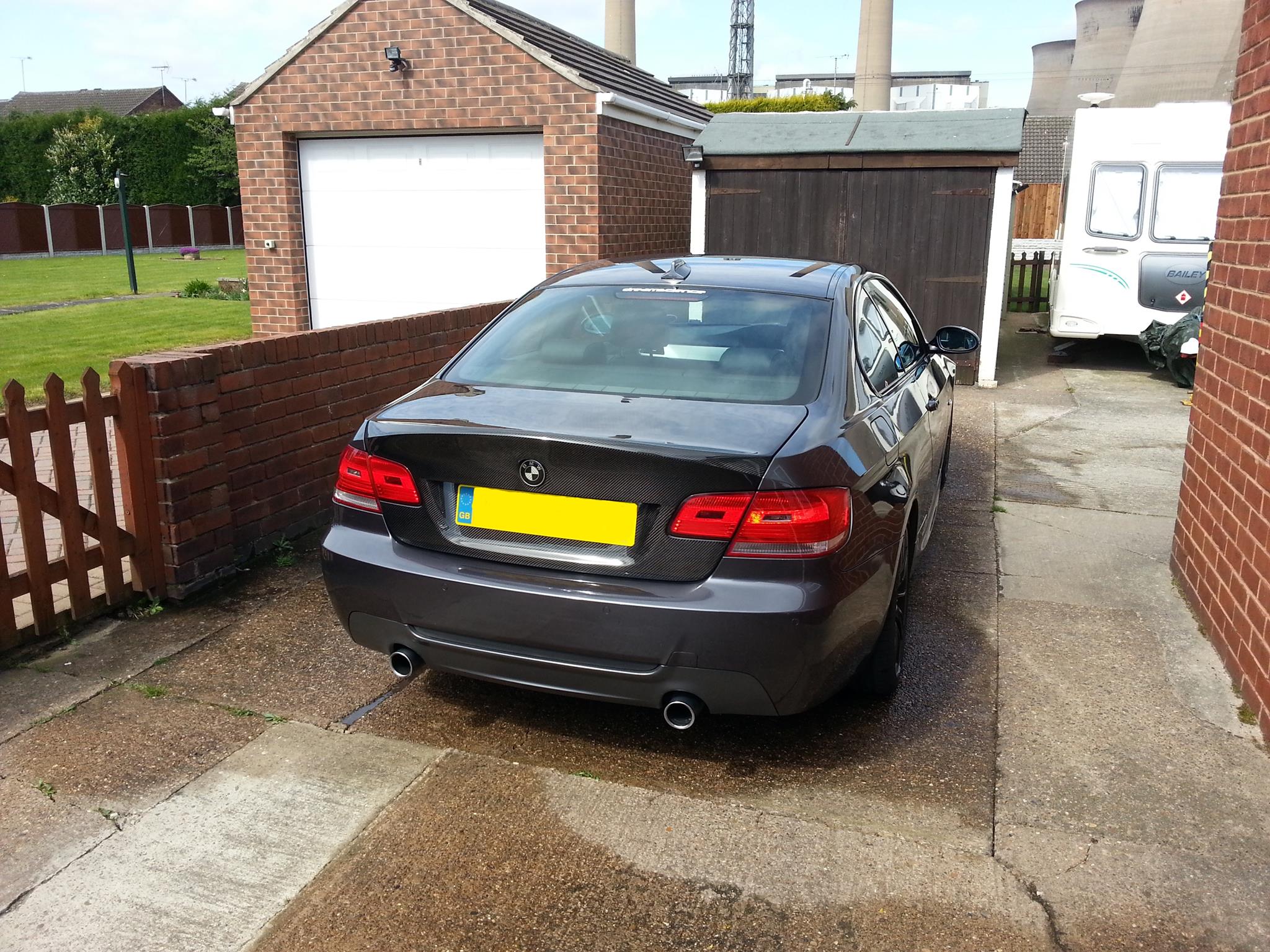 bmw-e92-csl-bootlid-carbon-fibre.jpg