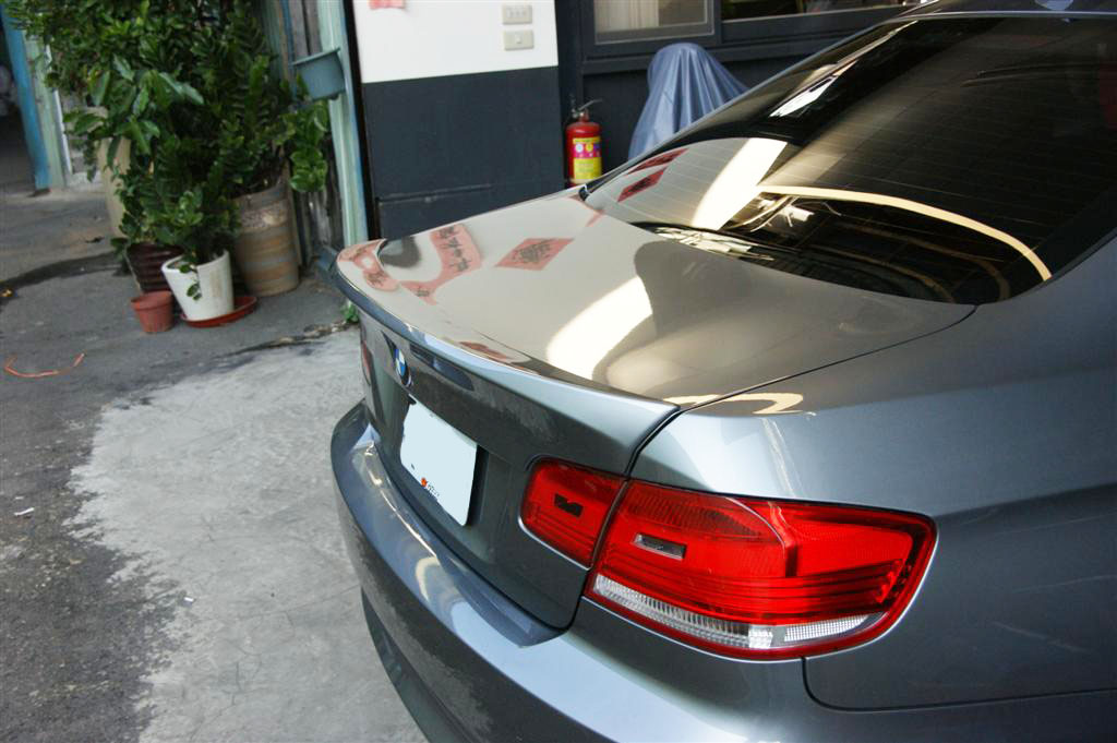 bmw-e92-csl-style-boot-lip-spoiler-ssdd-2.jpg