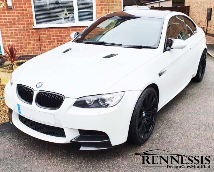 bmw-e92-e93-m3-carbon-fibre-double-slats-gloss-black-kidney-grilles-9.jpg