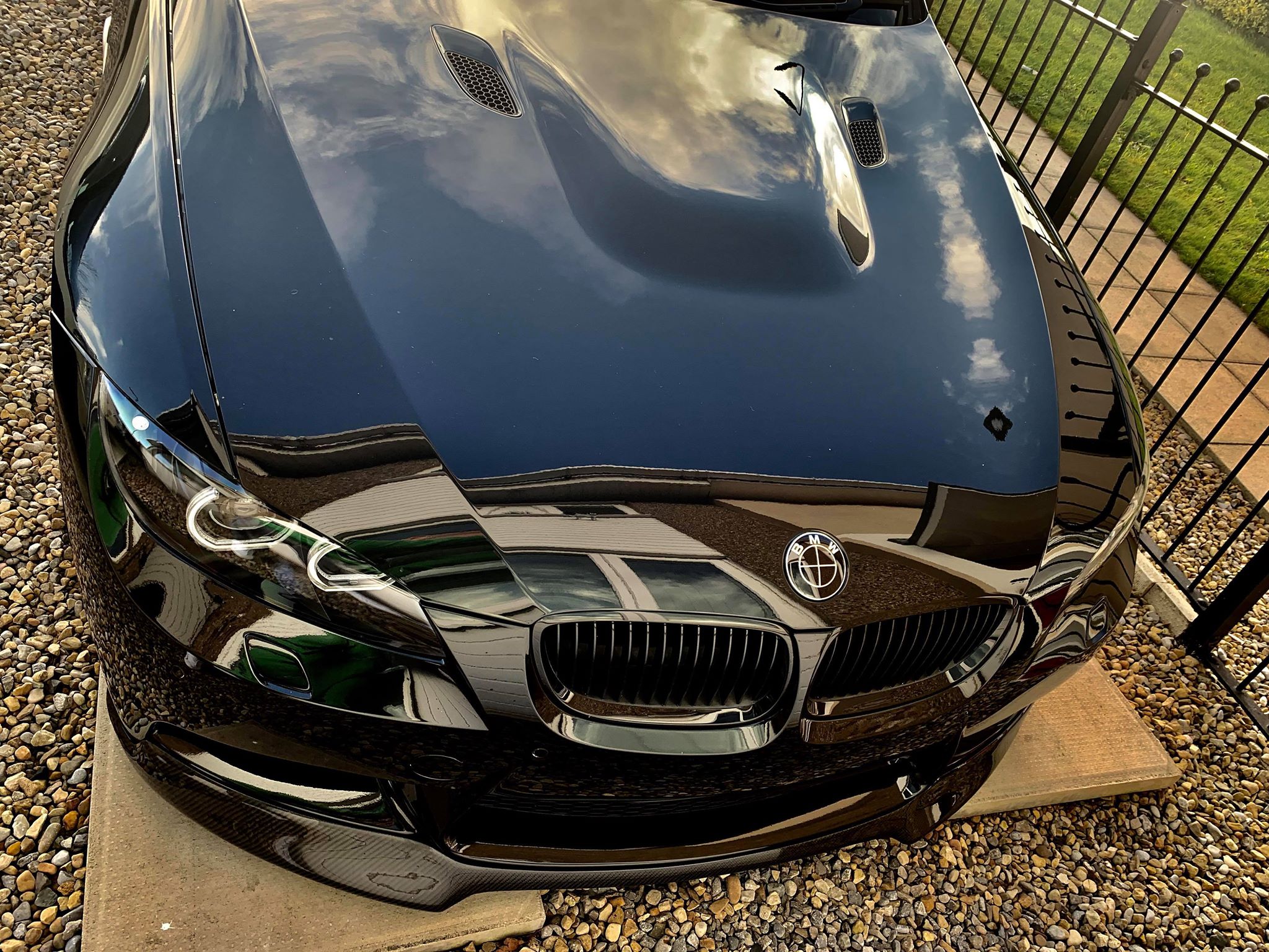 bmw-e92-e93-m3-look-metal-bonnet-fitted-3.jpg