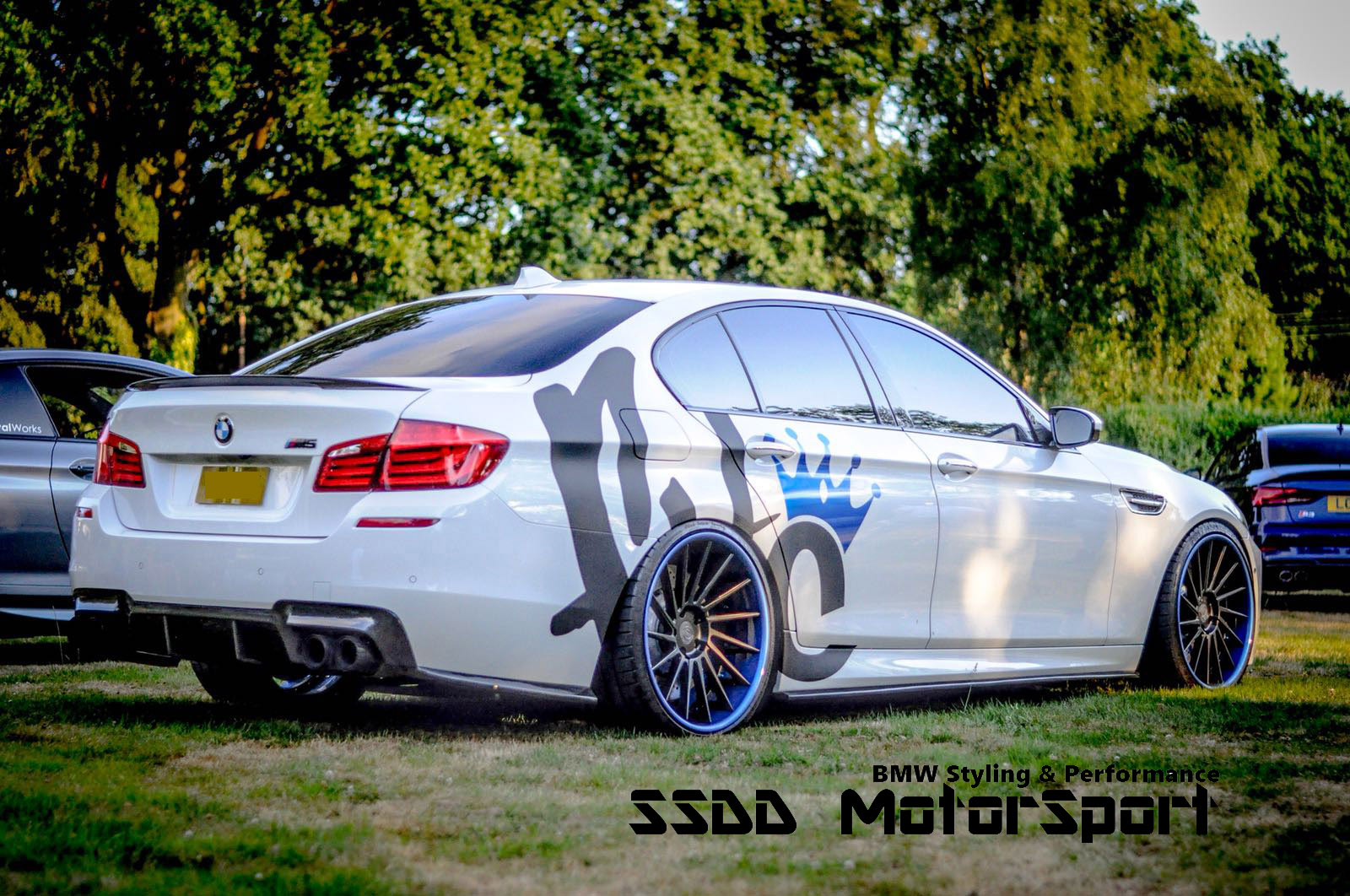 bmw-f10-carbon-fibre-side-skirt-extensions-mperformance-2-copy.jpg