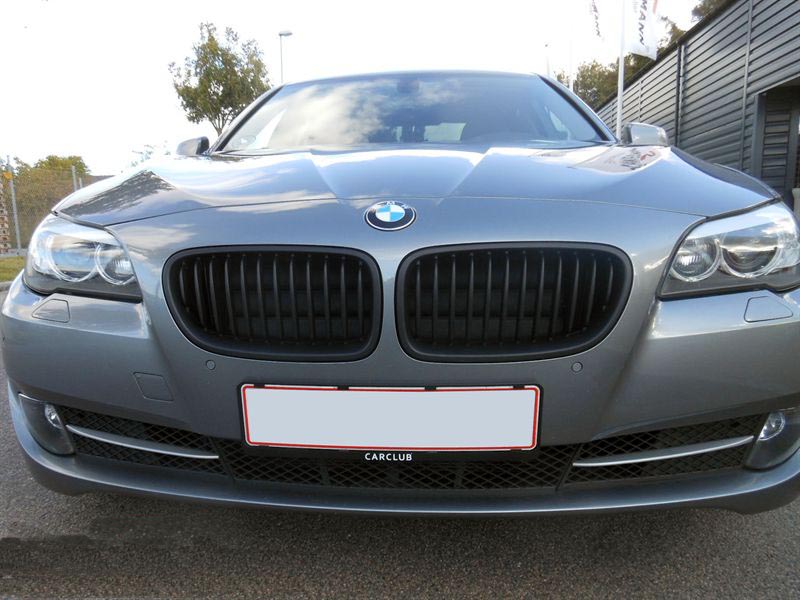 bmw-f10-f11-performance-matt-black-kidney-grilles-fitted.jpg