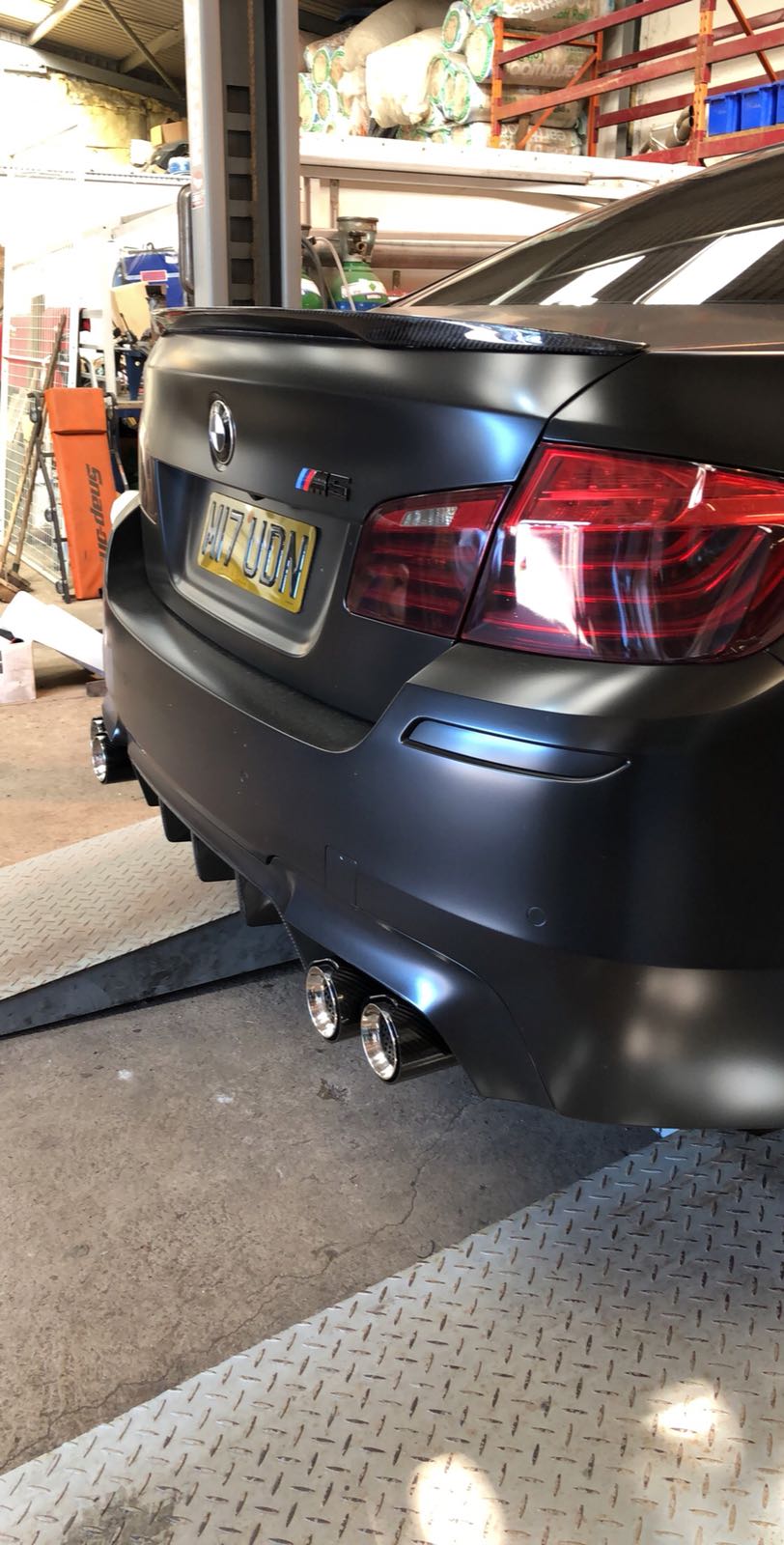 bmw-f10-m5-exhaust-tips-mperformance.jpg