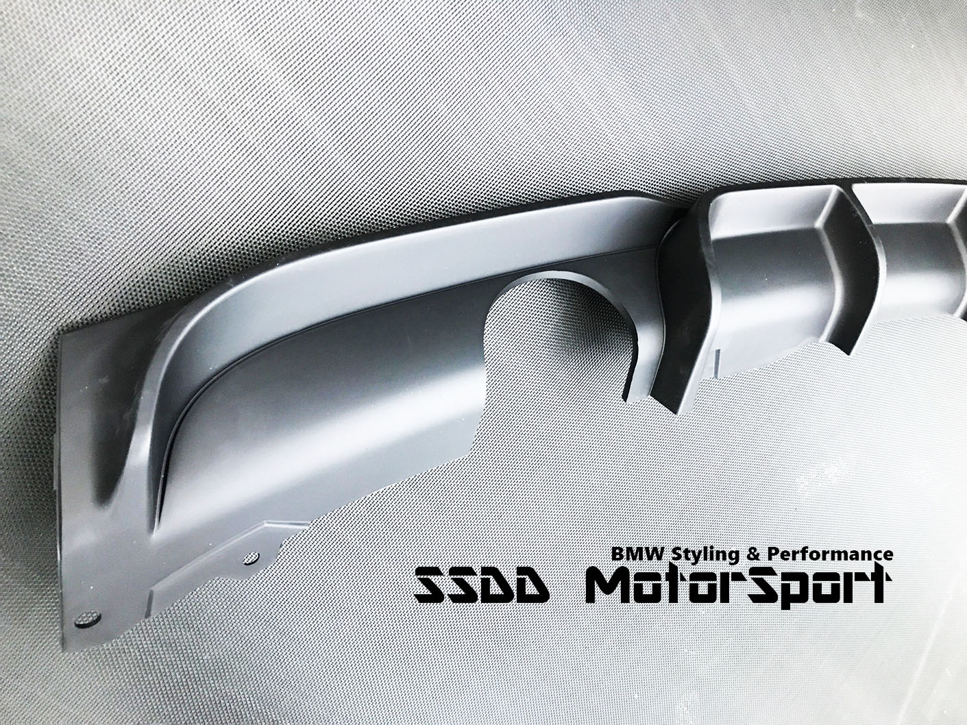 bmw-f30-f31-mperformance-diffuser-single-hole-2.jpg