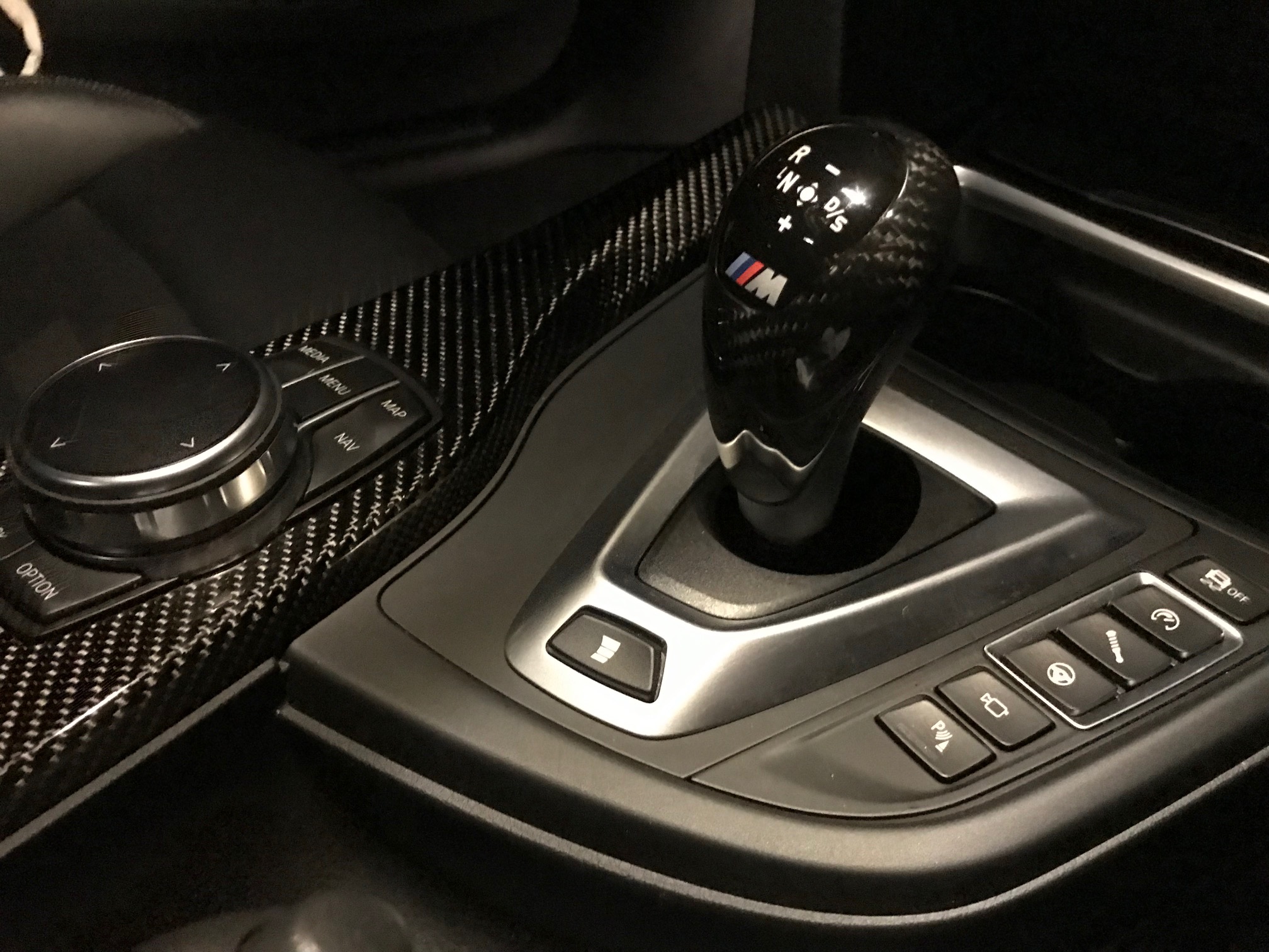 bmw-f80-f82-m3-m4-carbon-gear-mdct-gear-trim-installed.jpg