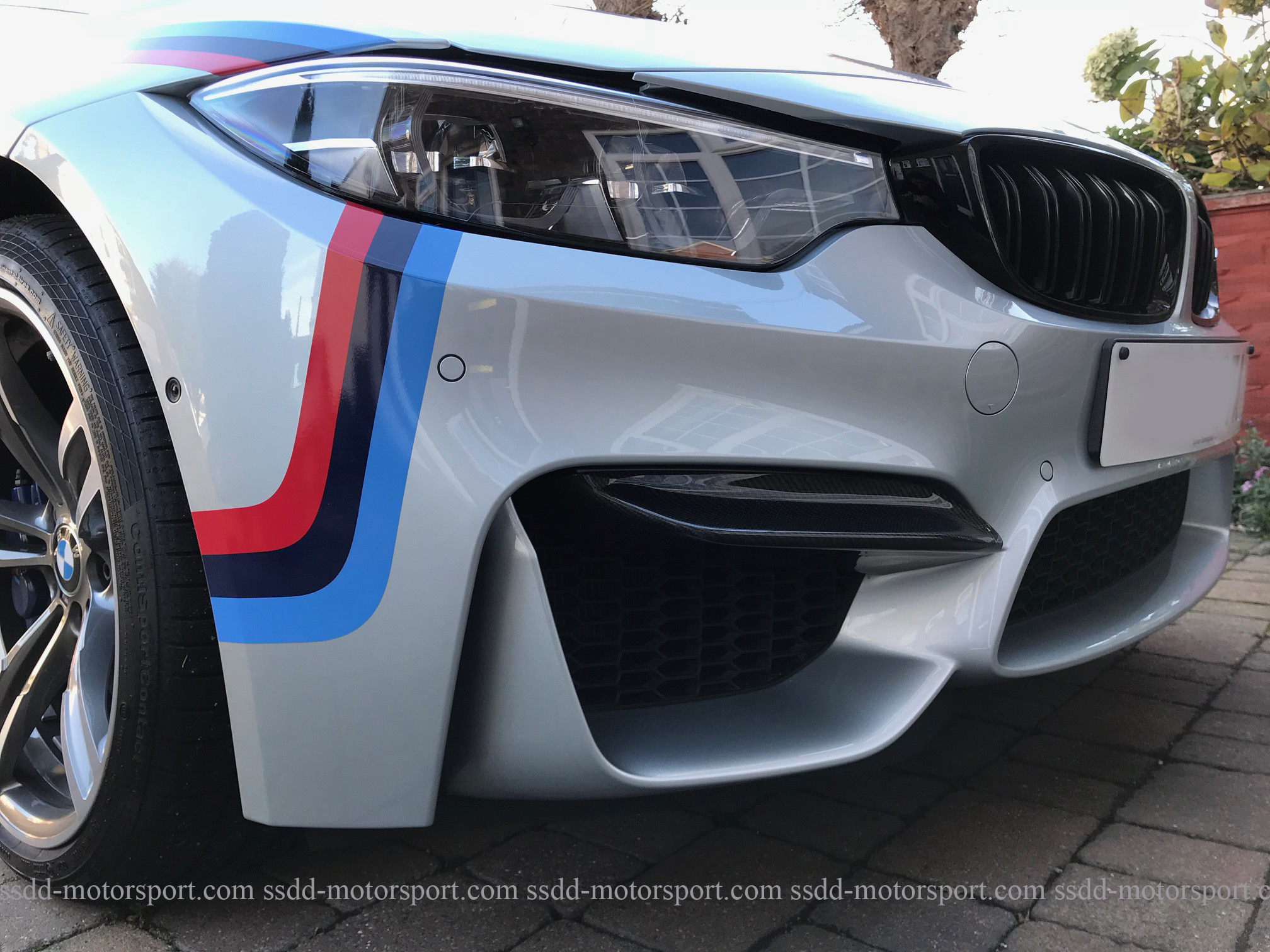 bmw-f80-m3-f82-m4-bumper-carbon-fibre-competition-trims-2.jpg