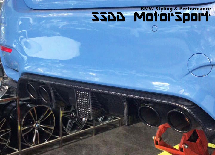 bmw-f80-m3-f82-m4-led-kohlenstoff-style-rear-diffuser-product-installed-1.jpg