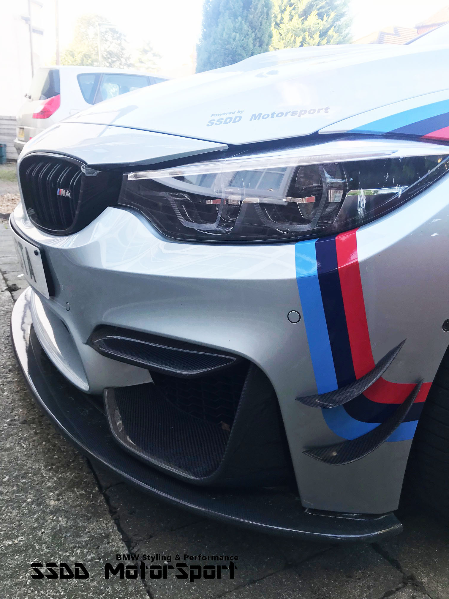 thumbnail image 2 of 4Pcs Real Carbon Fiber Car Shark Fin Canards - JDM Style Fender/Bumper Fins For BMW, Glossy Black 2 of 5
