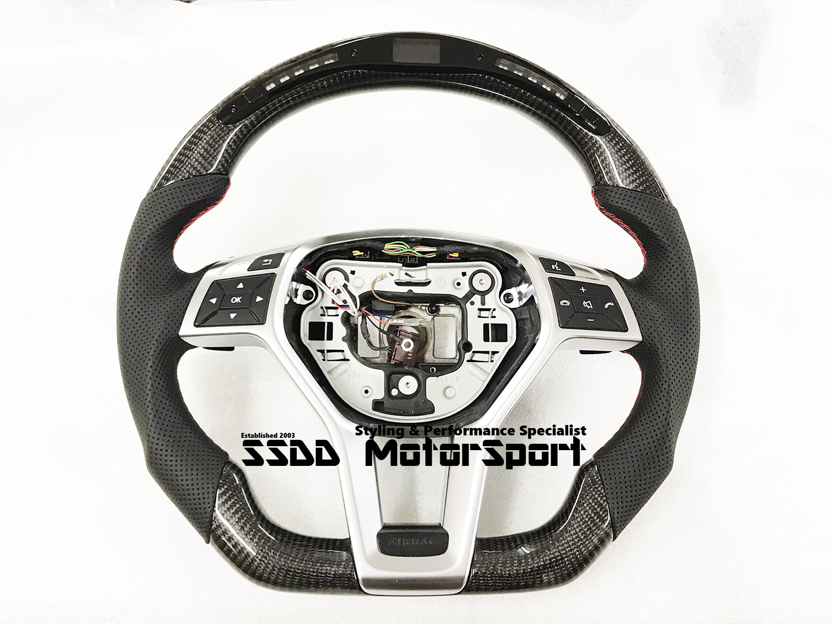 mercedes-benz-w204-c-class-carbon-race-lcd-display-flat-bottom-amg-steering-wheel-ssdd-logo-3.jpg