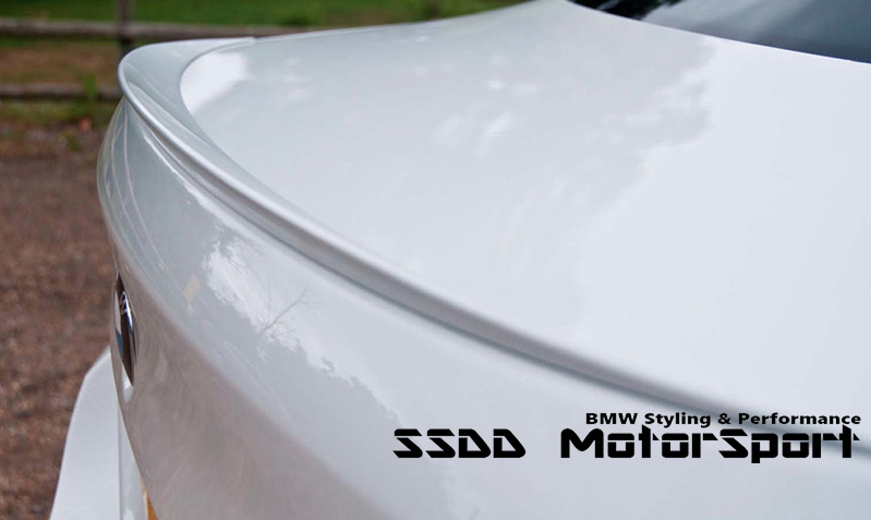 pained-bmw-f10-m5-style-boot-spoiler-alpine-white-300-copy.jpg