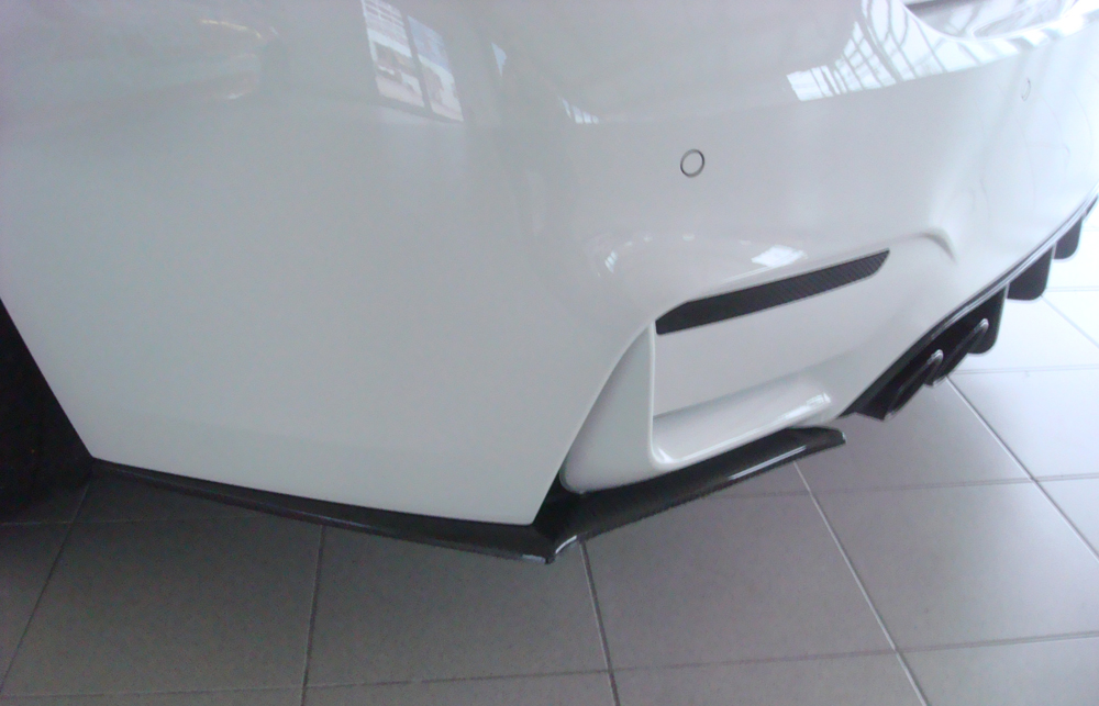 rieger-bmw-f80-m3-f82-f84-m4-carbon-fibre-rear-bumper-diffuser-splats-6.jpg