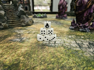 10 x Warpfire D6 White/Black Dice