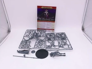 1 x Keeper of Secrets/Shalaxi Helbane (partially assembled)