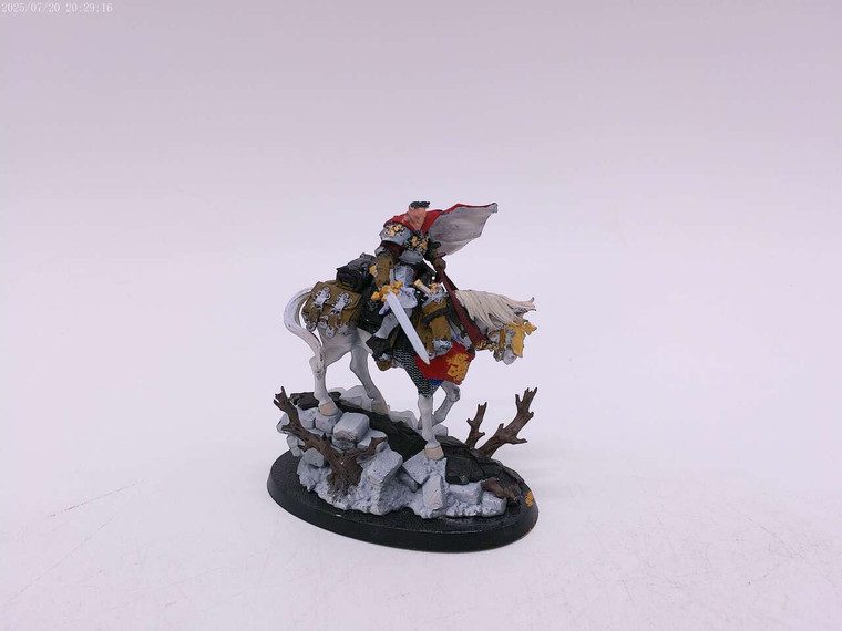 1 x Freeguild Cavalier-Marshal (white/red)