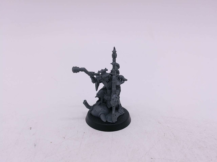 1 x Warlock Engineer (unpainted)