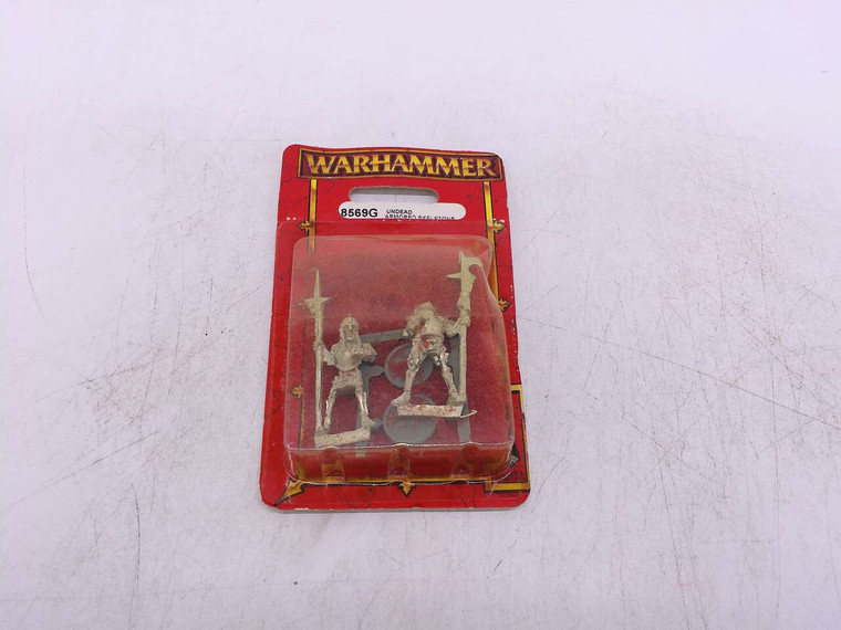 2 x Undead Armored Skeletons (NiB,oop)