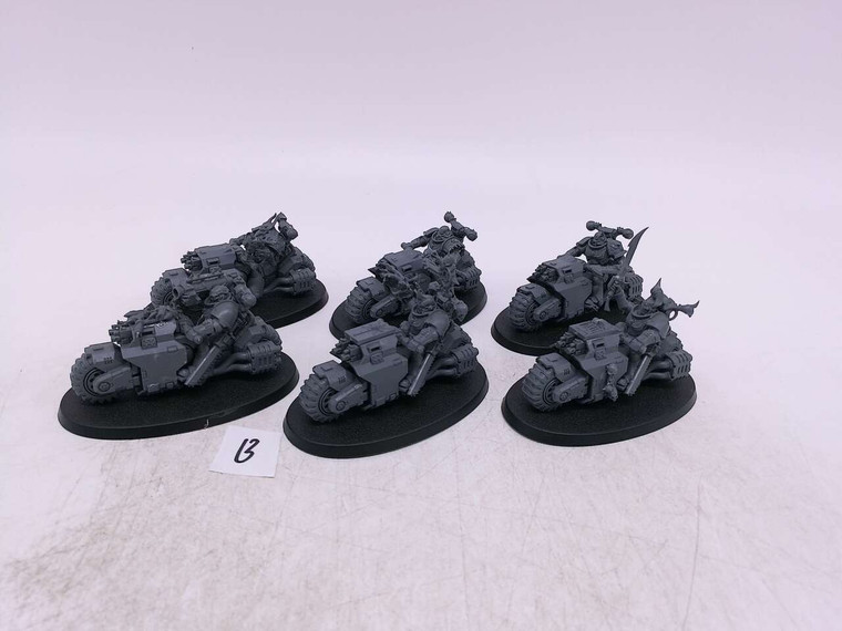 6 x Custom Chaos Outriders/ Custom Chaos Bikers (B)