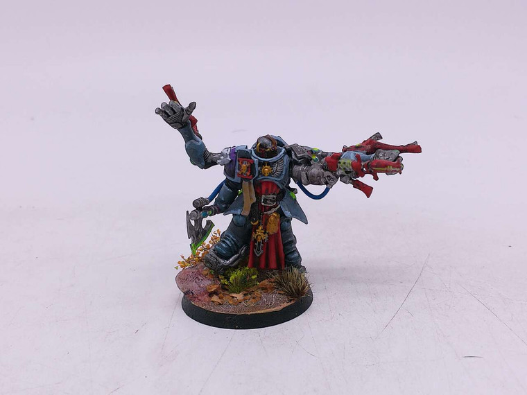 1 x Custom Techmarine