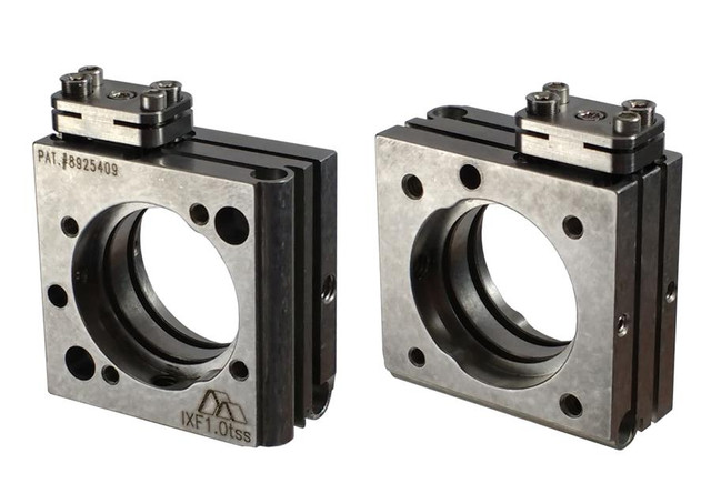 TWO AXIS FLEXURE MOUNT