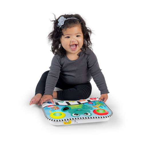 BABY EINSTEIN NEPTUNES KICK & EXPLORE MUSICAL KICK PAD AND CRIB TOY