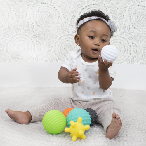 INFANTINO  TEXTURED MULTI BALL SET