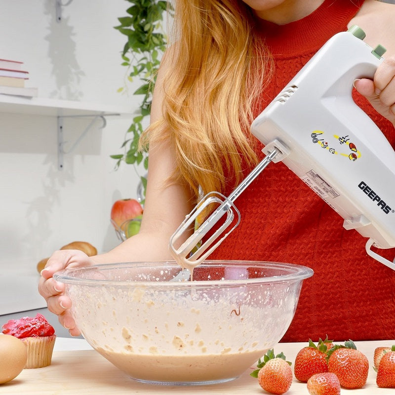 Geepas GHM2001 250W Hand Mixer