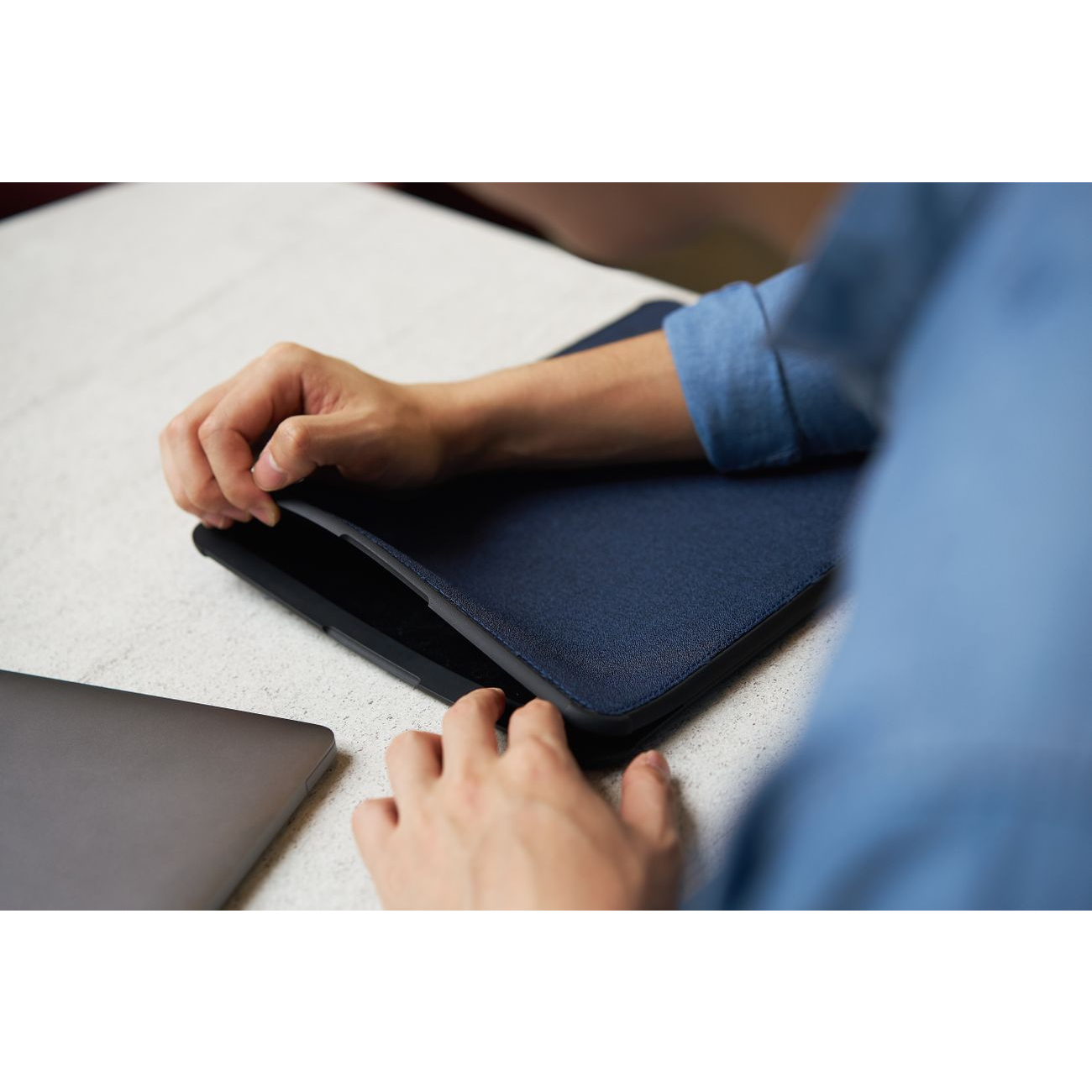 Uniq Dfender Tough Laptop Sleeve (Up To 16 Inche) - Marl Grey (Grey)