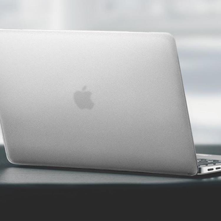 Uniq Husk Pro Claro Macbook Air 13 (2020) - Dove (Matte Clear)