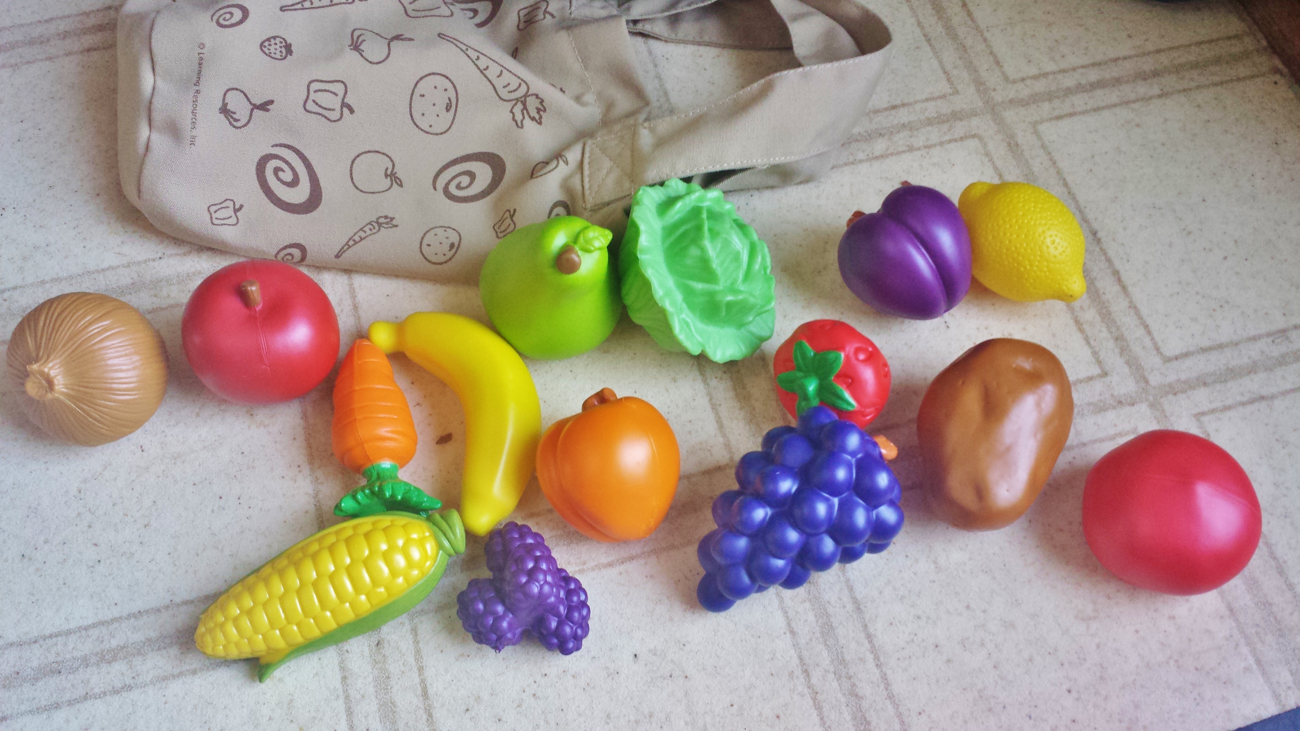 LR-NEW SPROUTS FRUIT & VEG TOTE LR-NEW SPROUTS FRUIT & VEG TOTE