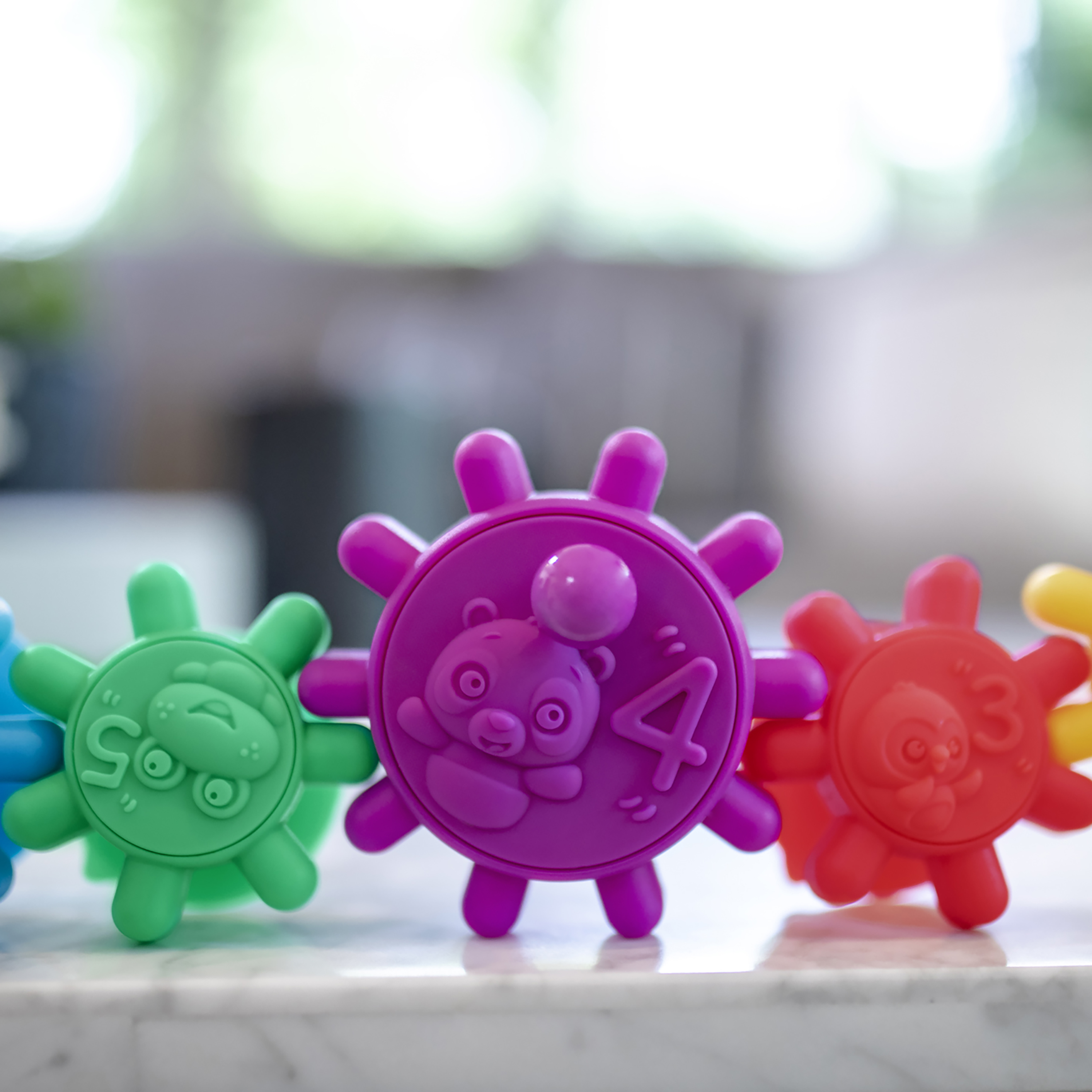 BABY EINSTEIN GEARS OF DISCOVERY SUCTION-CUP GEARS