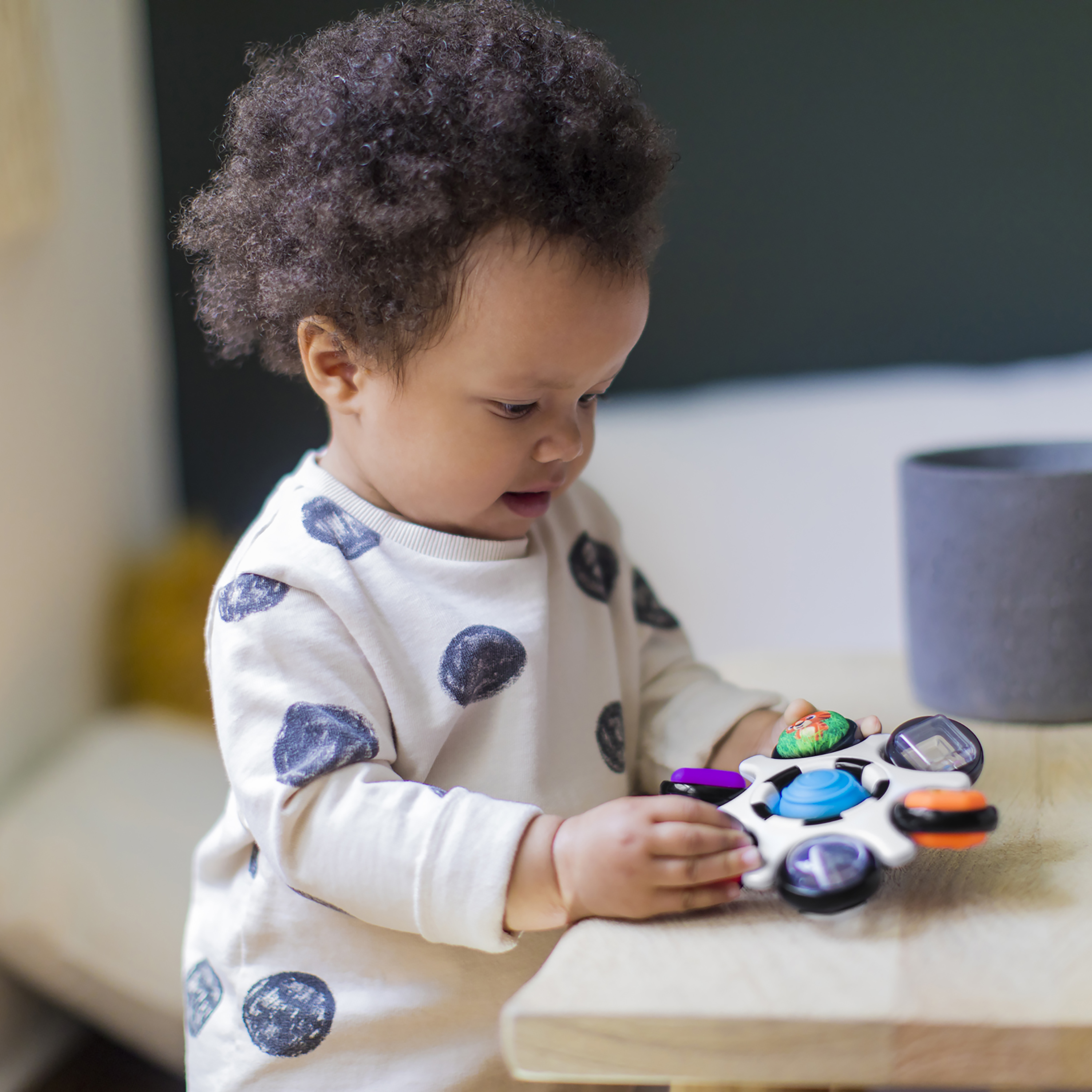 BABY EINSTEIN CURIOSITY CLUTCH SENSORY TOY