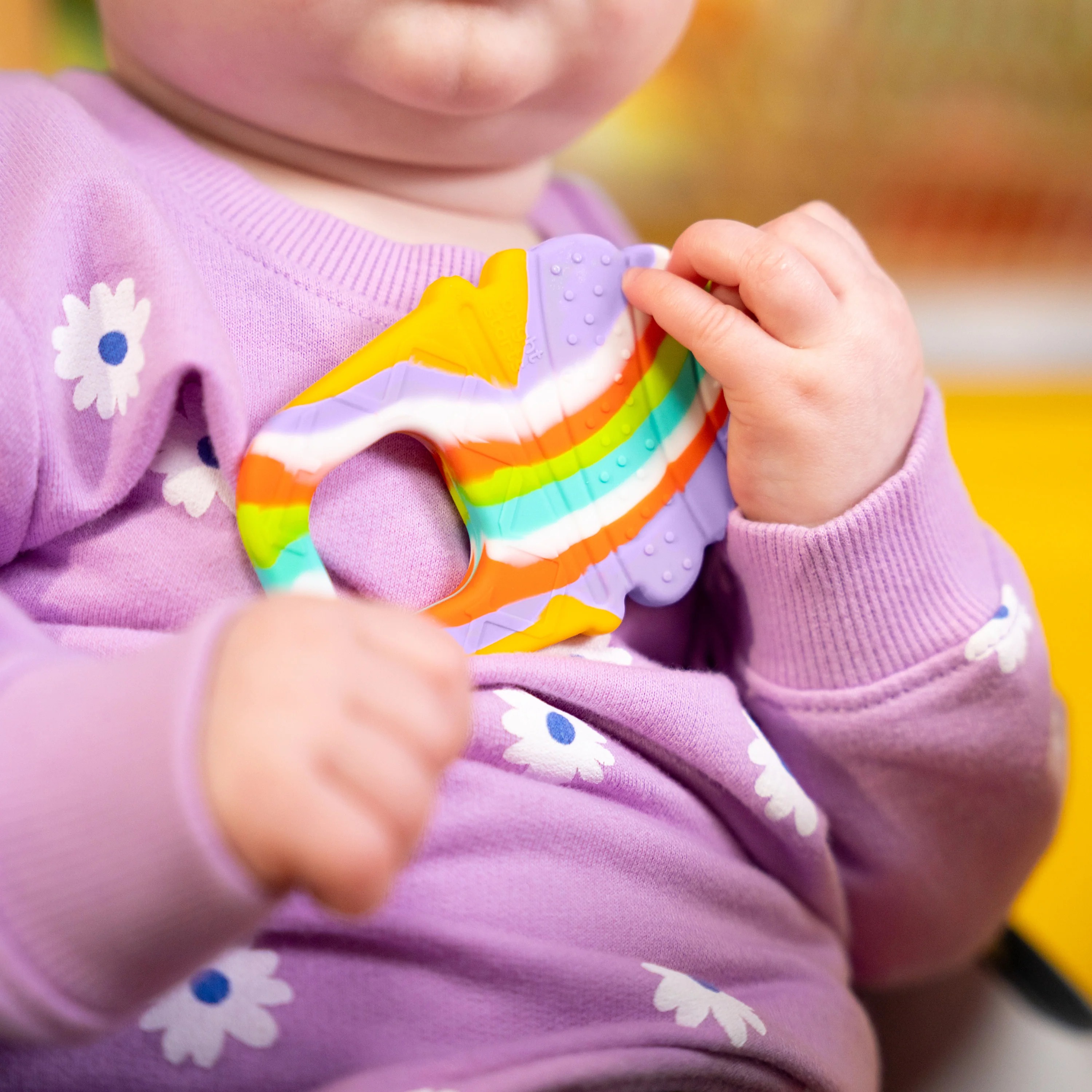 BRIGHT STARTS SOOTHING SOFT SERVE SILICONE TEETHER