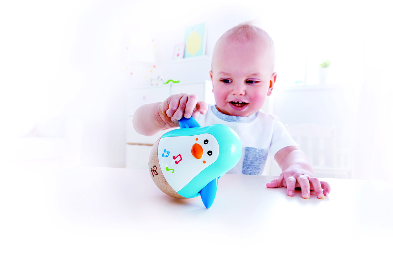 HAPE PENGUIN MUSICAL WOBBLER