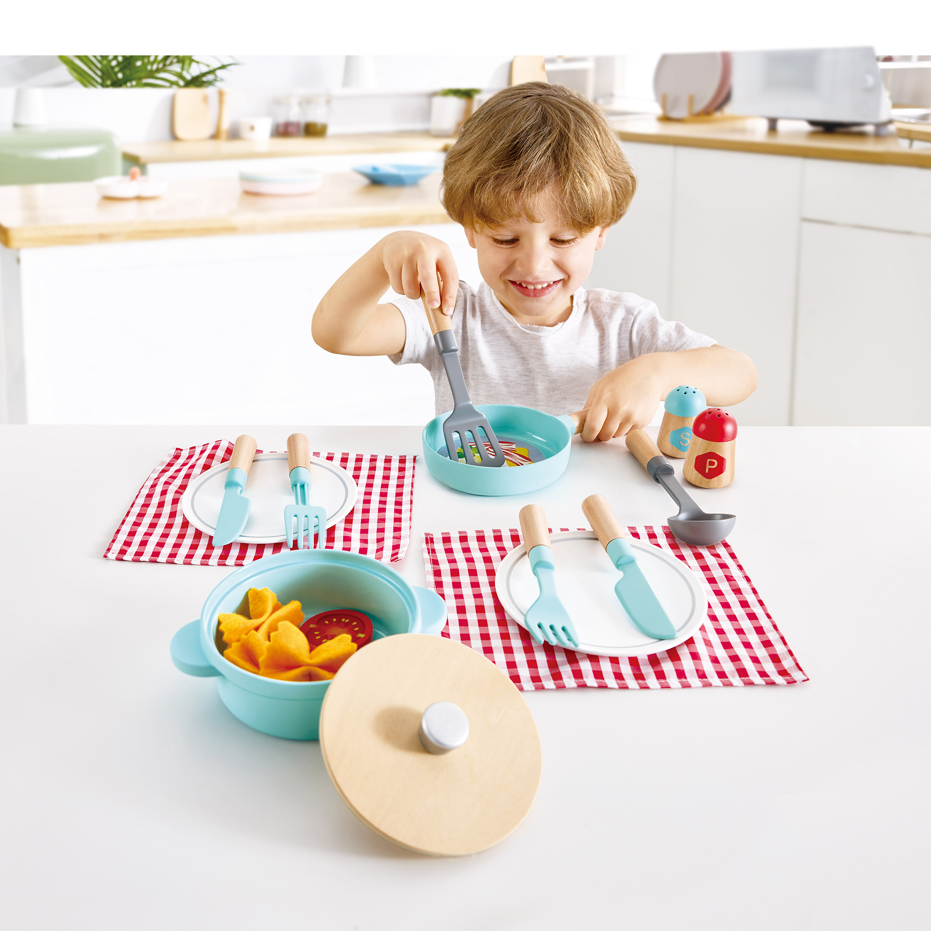 LITTLE CHEF COOKING & SERVE PLAY SET